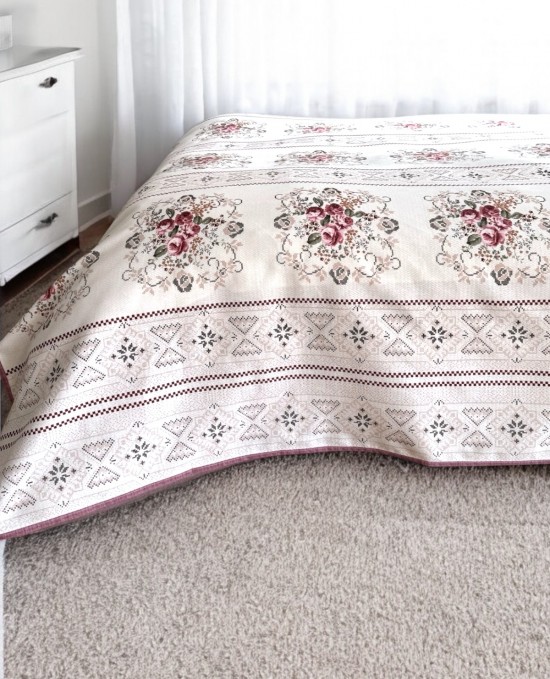 Alla Turca Çift Kişilik Kanaviçe Desenli Pike – Gül Kurusu | 200x240 cm | %100 Pamuk Alla Turca Çift Kişilik Kanaviçe Desenli Pike – Gül Kurusu | 200x240 cm | %100 Pamuk